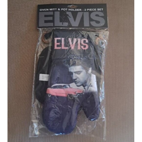 New Blue Oven Mitt & Potholder Set Elvis Presley Kitchen Linen Pink Cadillac NIP - Picture 2 of 2
